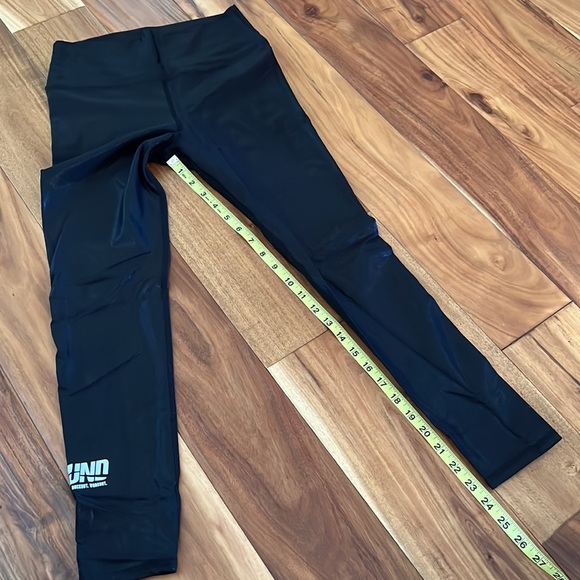 Pound Rockout Workout Shiny Leggings - Picture 6 of 7